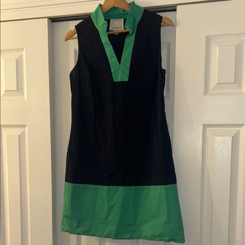 Sail‎ to Sable Black and Green Tunic Dress